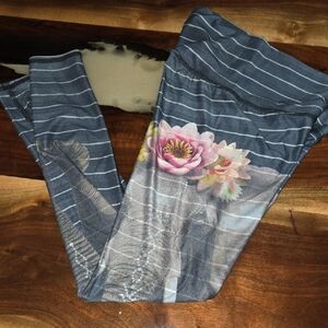Teeki Dark Striped Leggings